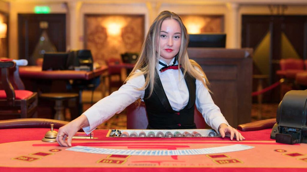 Tìm hiểu chi tiết Dealer trong Casino trực tuyến là gì?